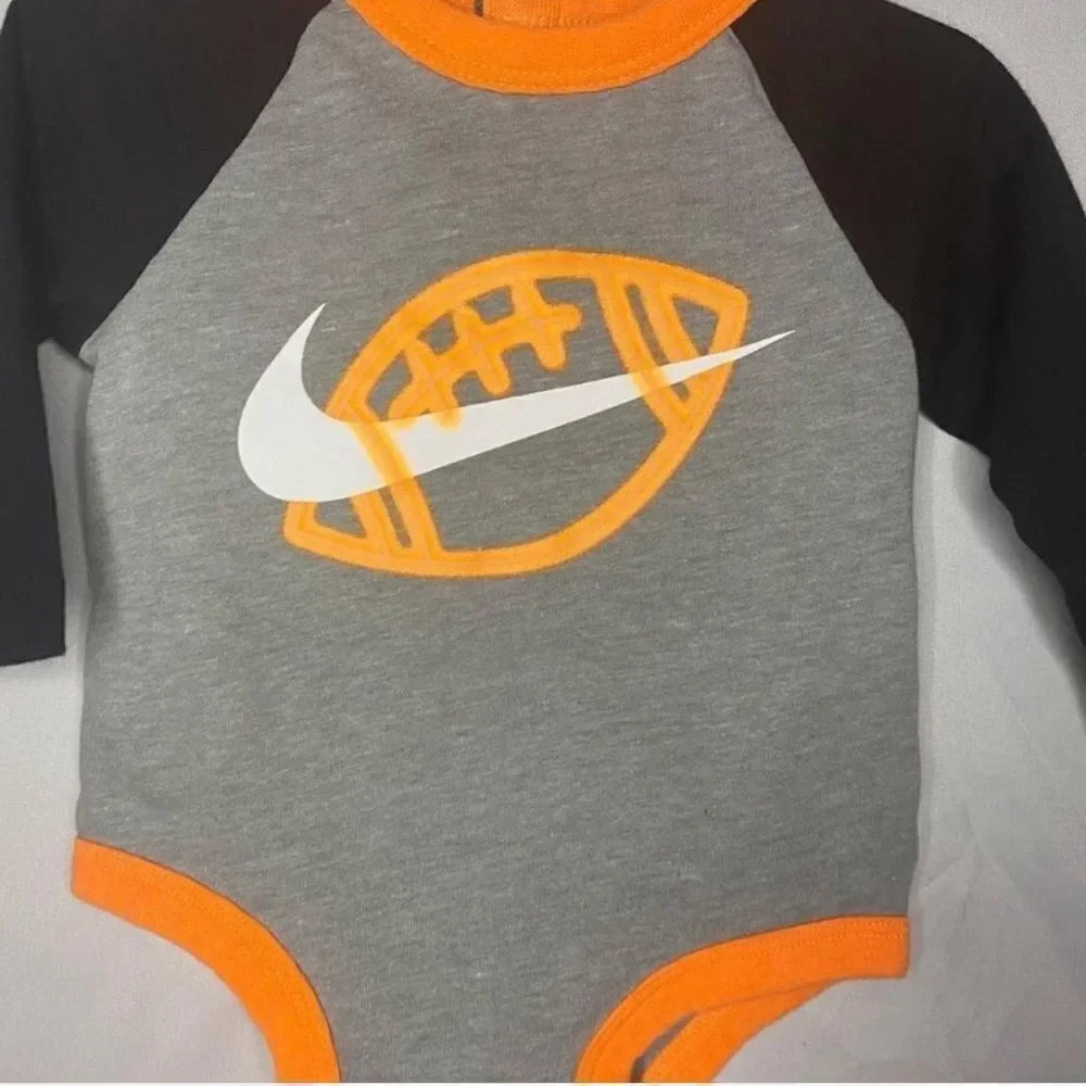 Nike long sleeve onsie size 3M